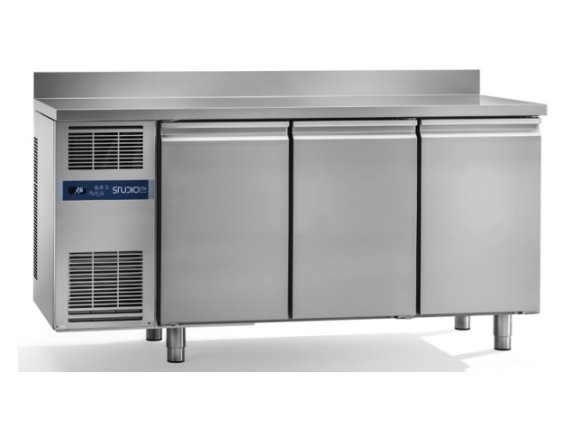 Tavolo refrigerato Daiquiri Top Line 3 porte con alzatina 0/+ 8° h.710.